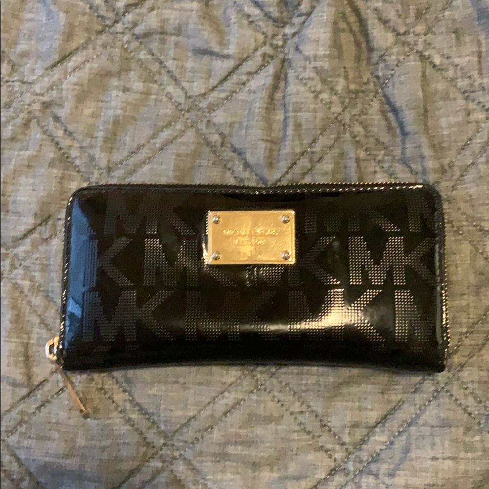 Black Michael Kors wallet
